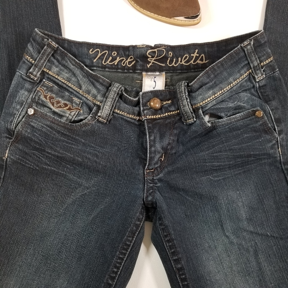💋 Nine Rivets Dark Wash Boot Cut Jeans size 5